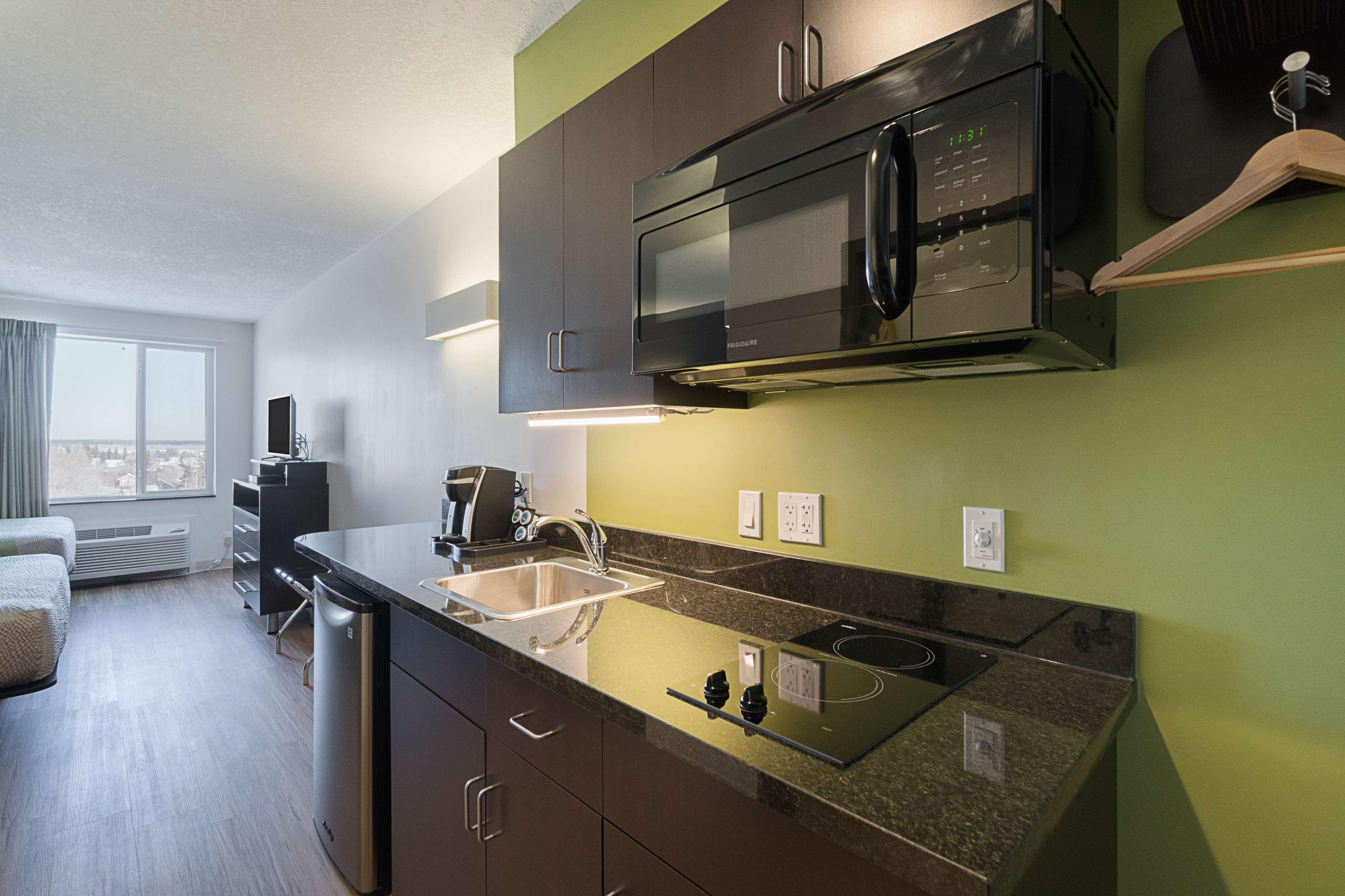 Studio 6-Bruderheim, Ab ภายนอก รูปภาพ